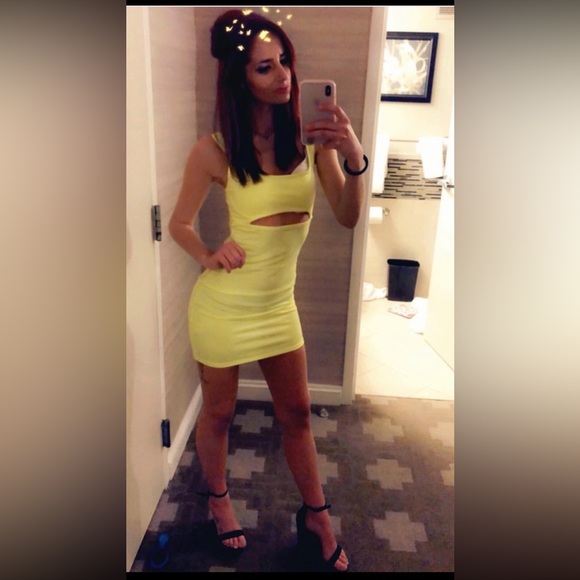 🚀MEET YOUR POSHER, KELLIE⚡️ - Picture 3 of 16